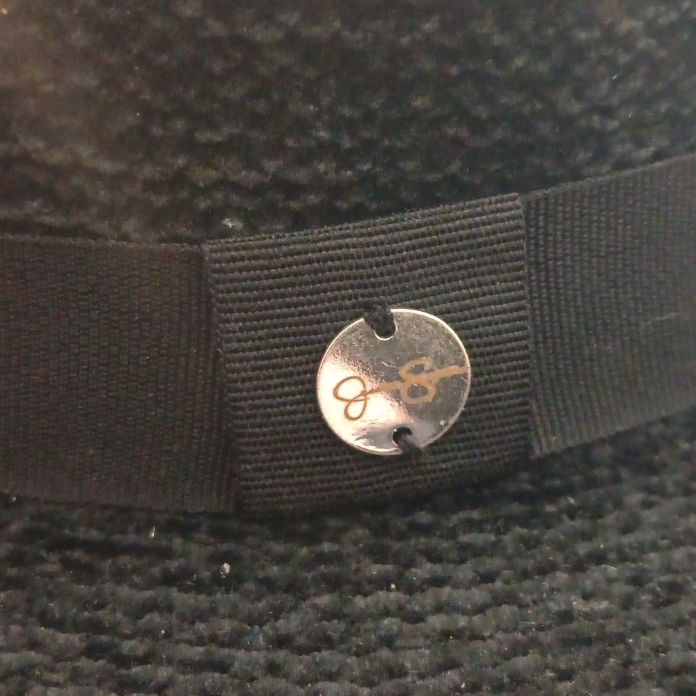 Hat - Picture 3 of 7